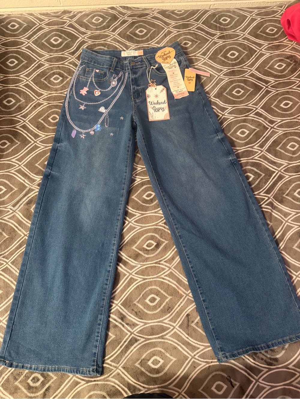 Blue Wide-Leg Women's Jeans with Decorative Embroidery